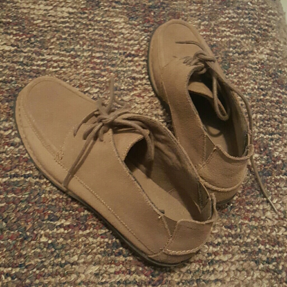 Clark's boots - Picture 3 of 4